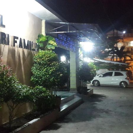 Bahari Family Hotel Bitung Bagian luar foto