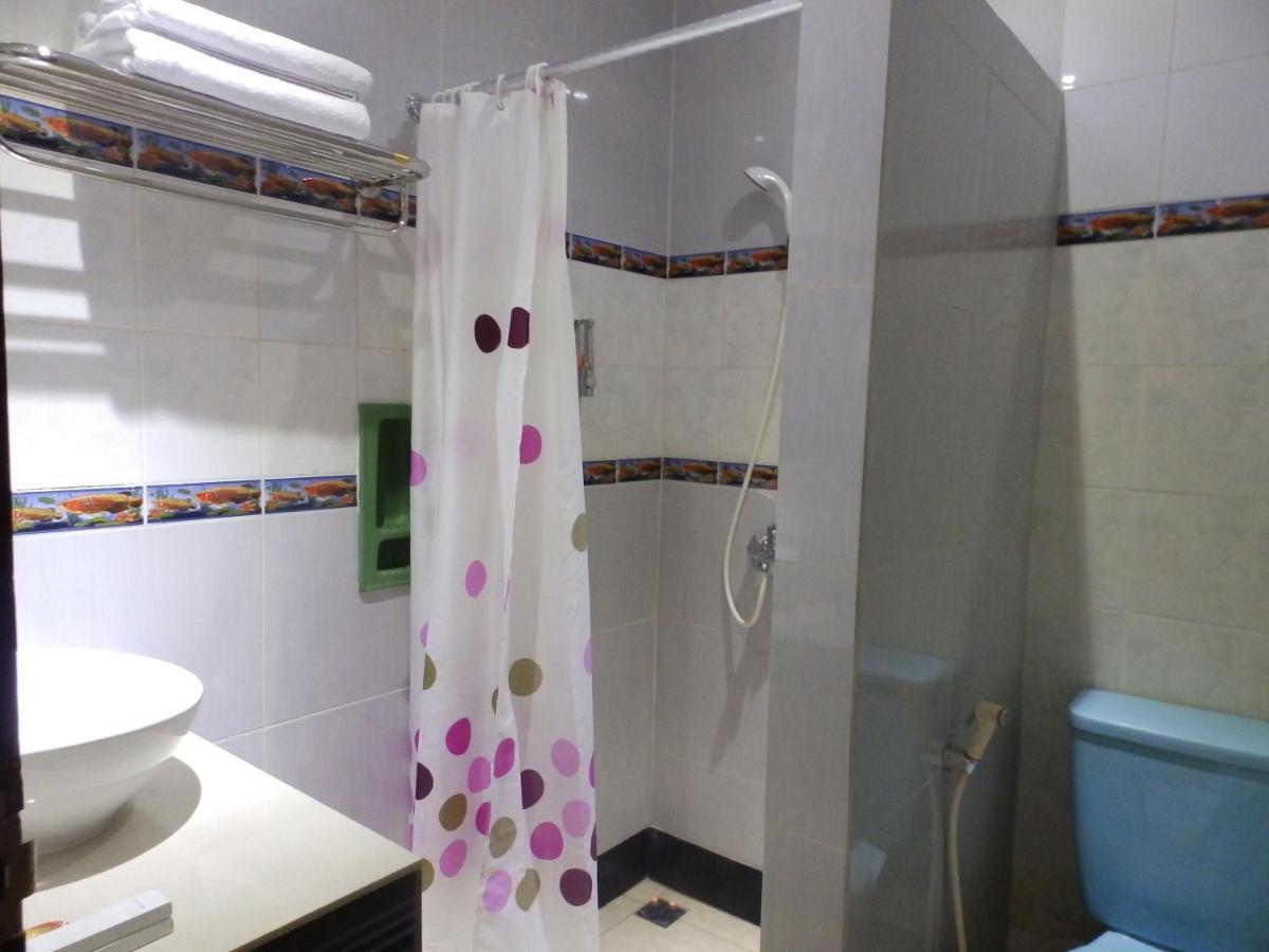 Bahari Family Hotel Bitung Bagian luar foto