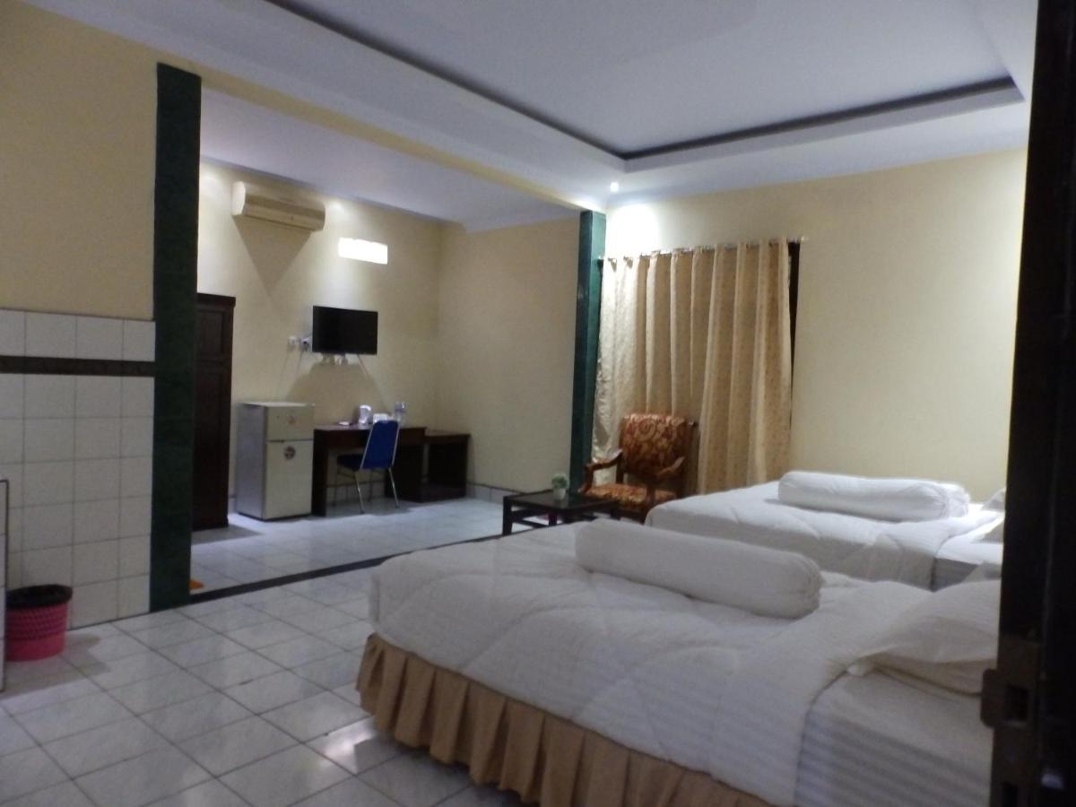 Bahari Family Hotel Bitung Bagian luar foto