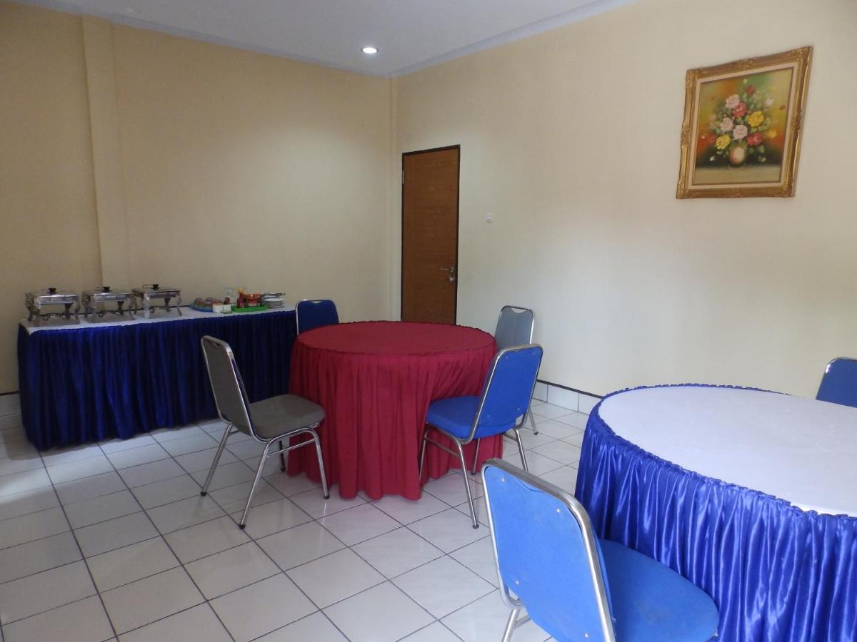 Bahari Family Hotel Bitung Bagian luar foto