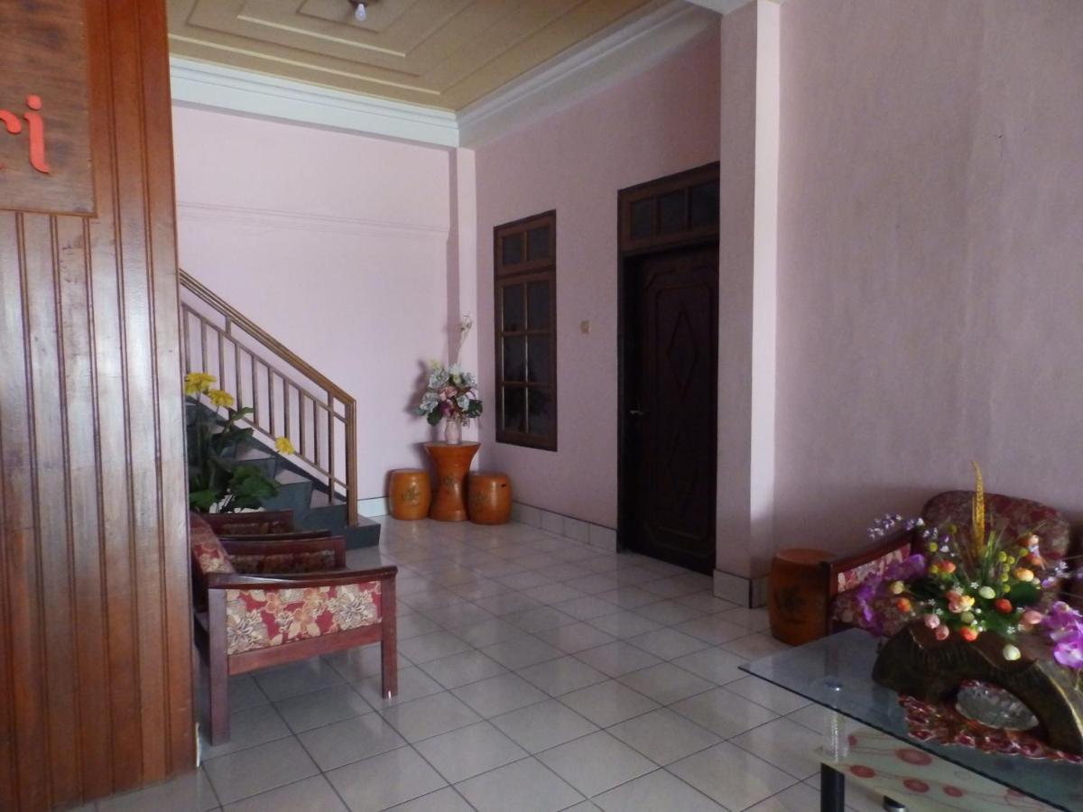 Bahari Family Hotel Bitung Bagian luar foto